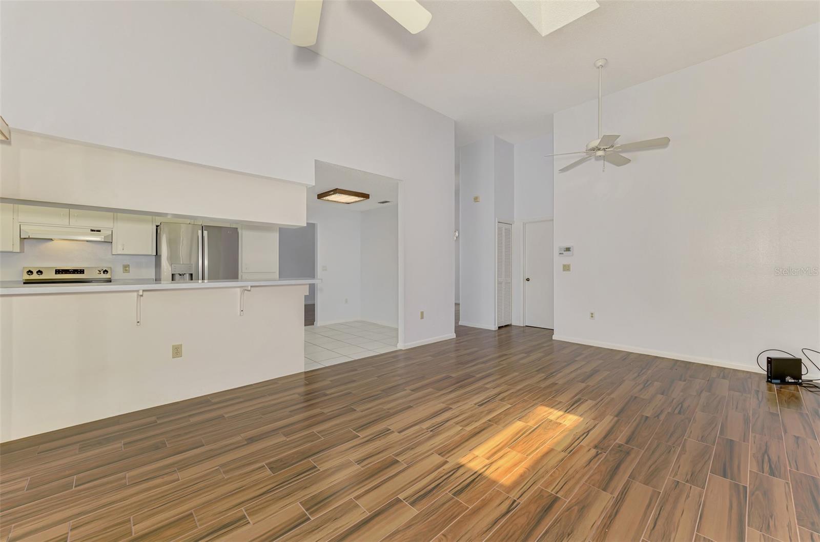 Image 18 of 51 For 1144 Hoover Street