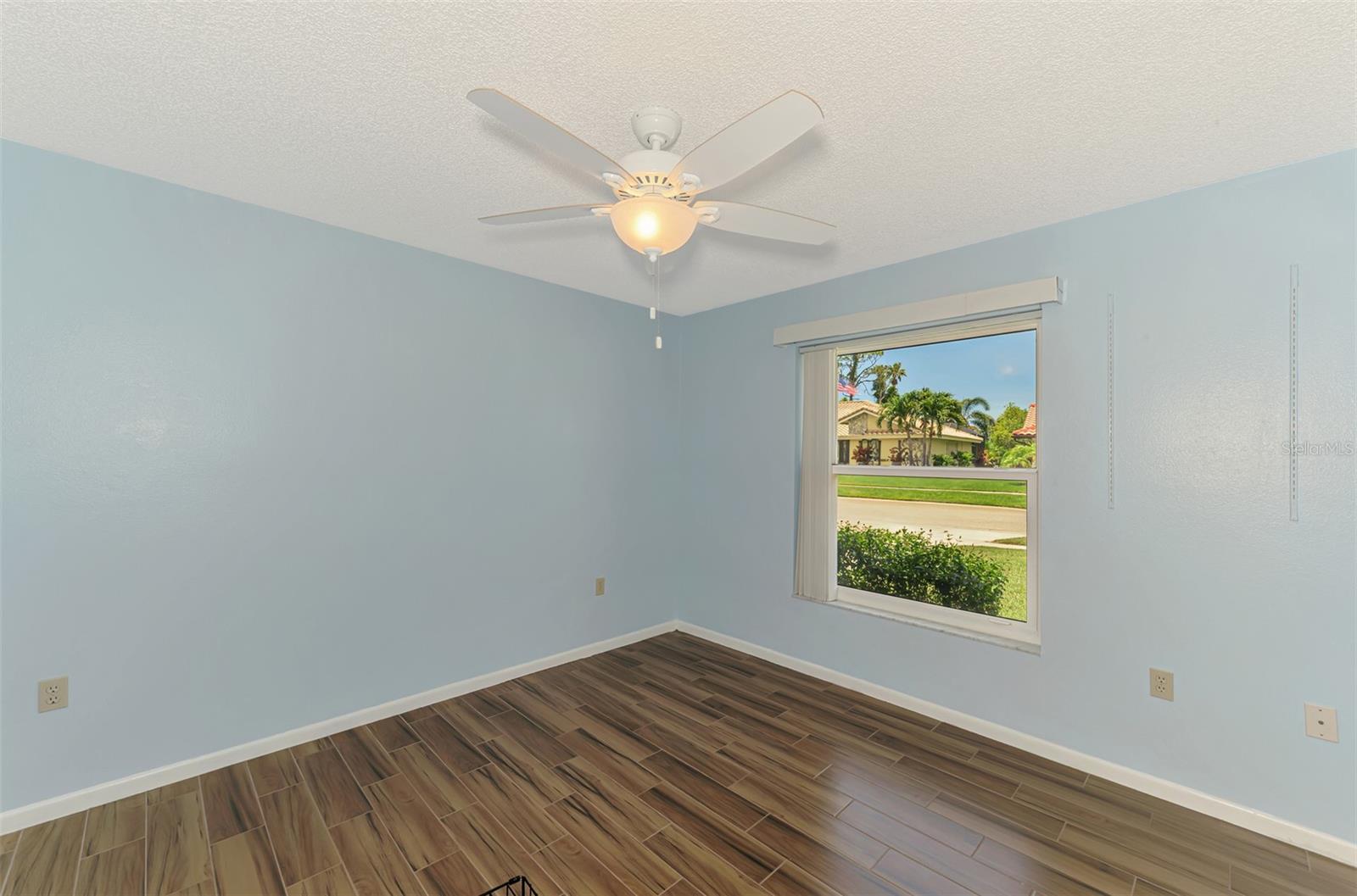 Image 40 of 51 For 1144 Hoover Street