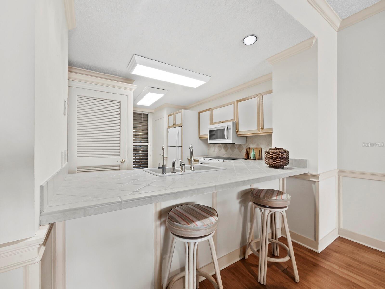 Image 12 of 41 For 615 Dream Island Place 105