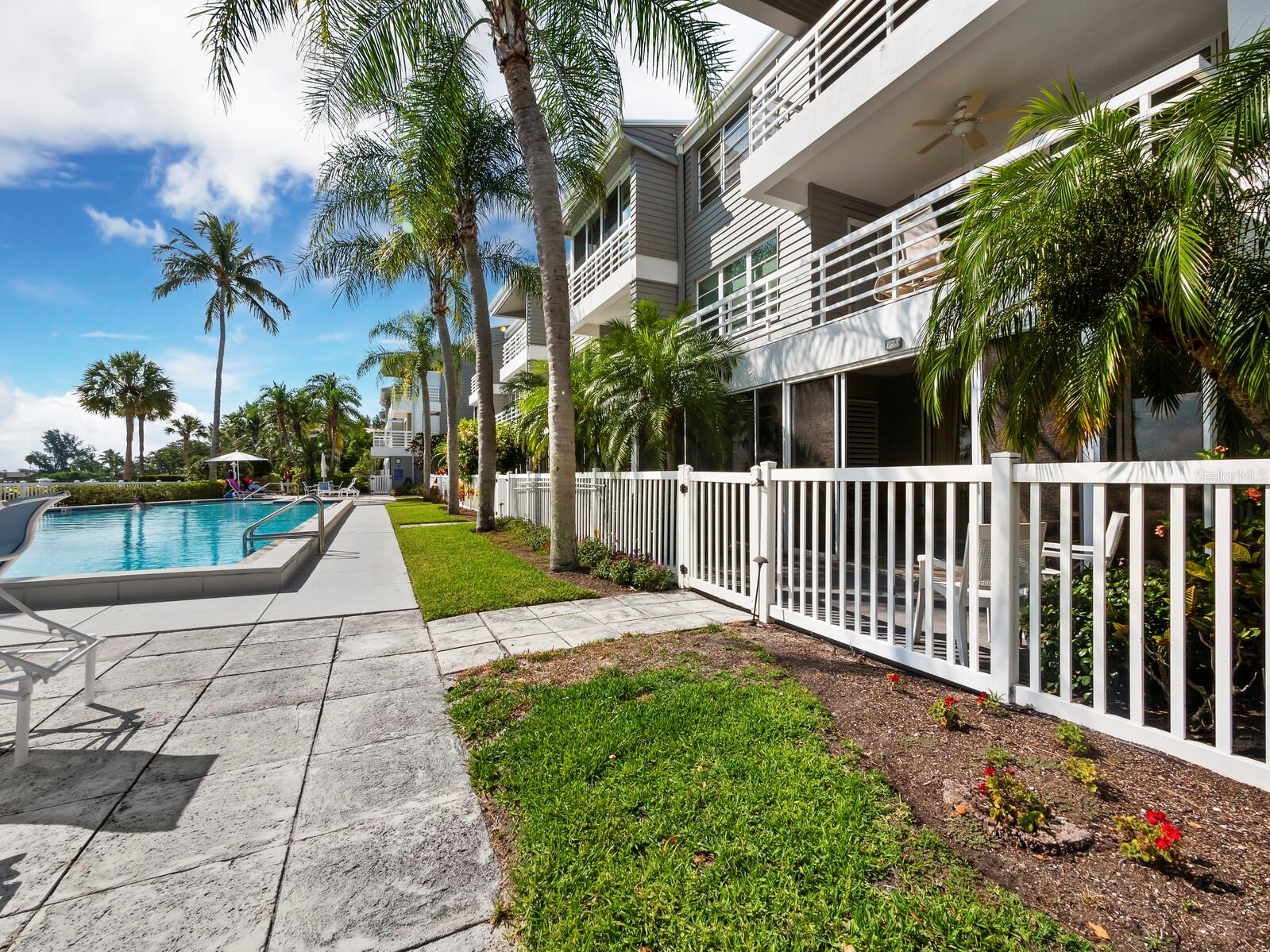 Image 27 of 41 For 615 Dream Island Place 105
