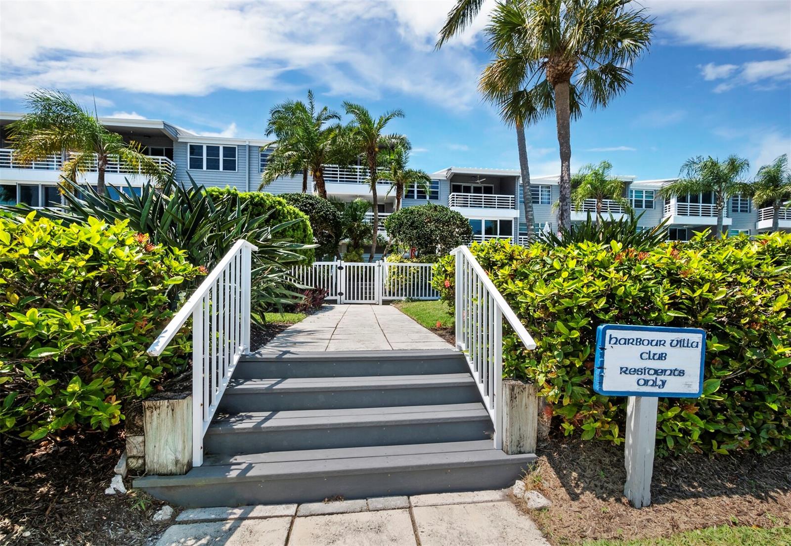 Image 35 of 41 For 615 Dream Island Place 105