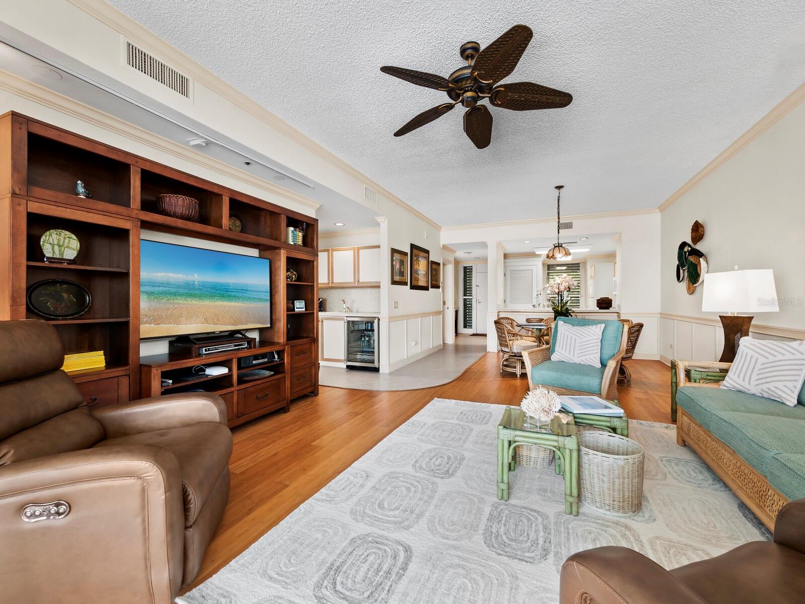 Image 9 of 41 For 615 Dream Island Place 105