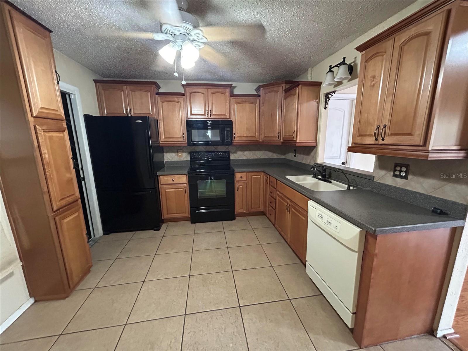 Image 2 of 12 For 3710 31st Avenue W