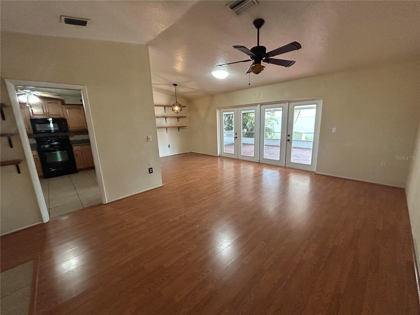 Image 3 of 12 For 3710 31st Avenue W