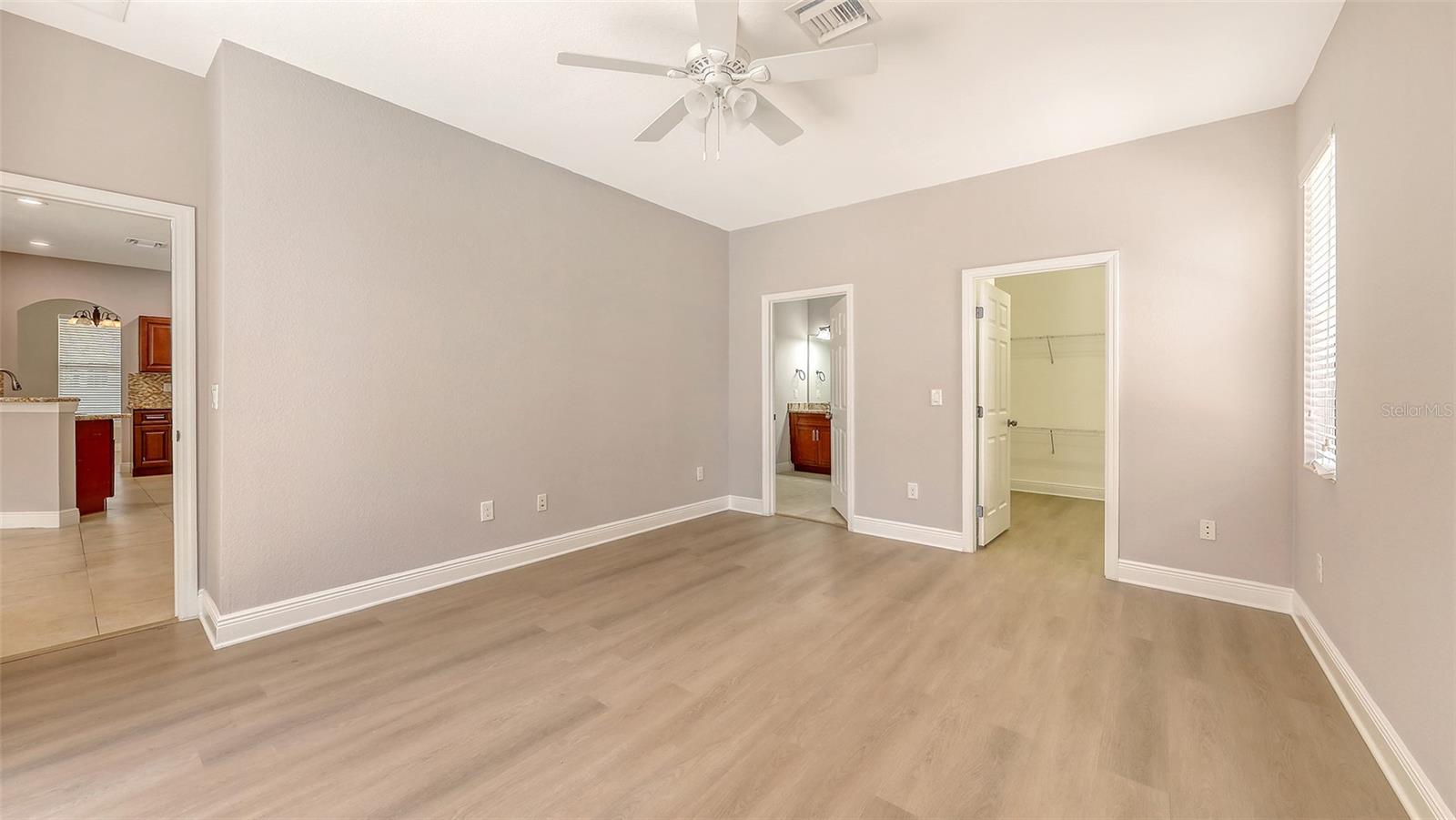 Image 14 of 32 For 205 Sugarloaf Drive