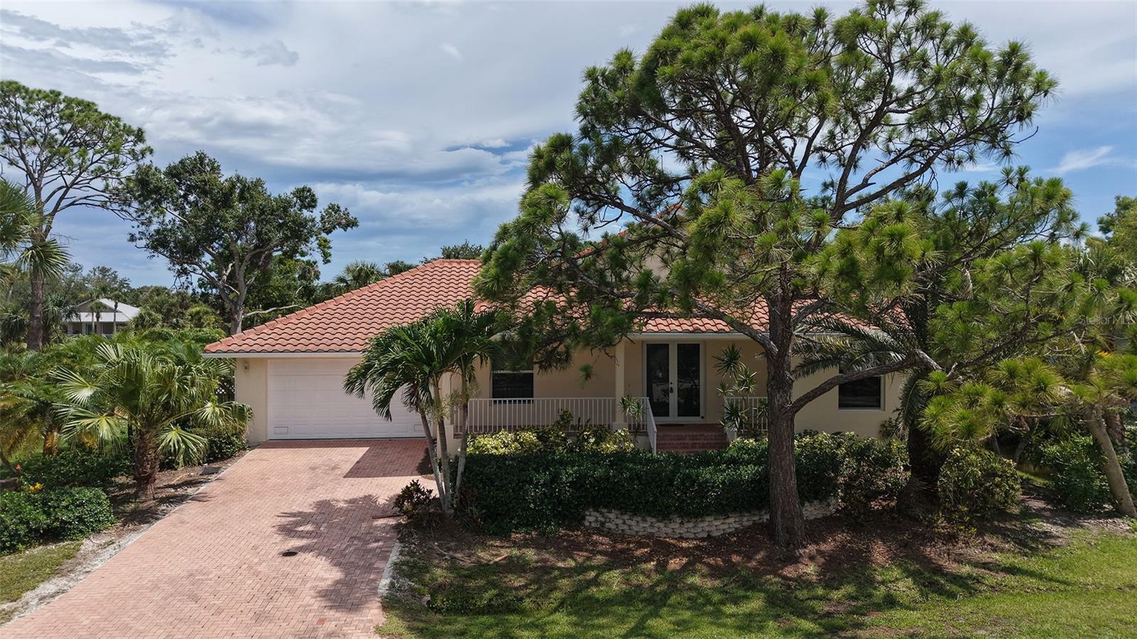 Image 2 of 32 For 205 Sugarloaf Drive