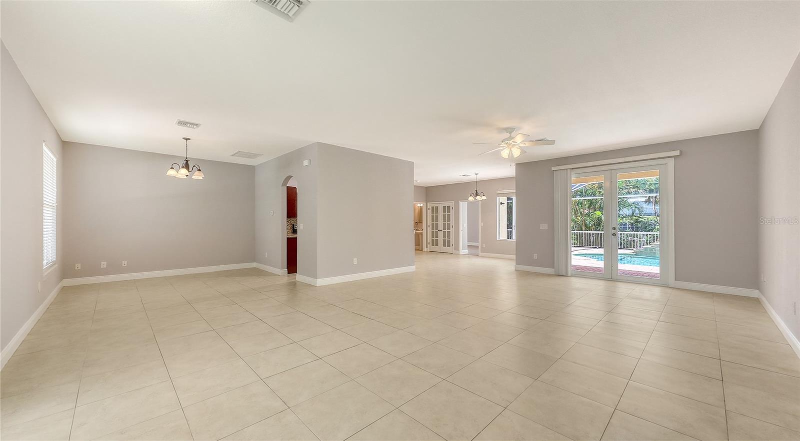 Image 5 of 32 For 205 Sugarloaf Drive
