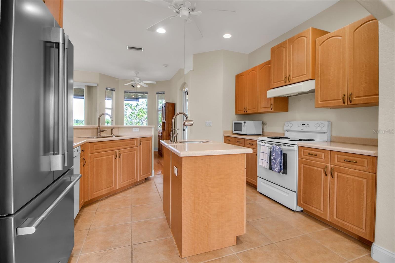 Image 11 of 27 For 2048 Larson Street