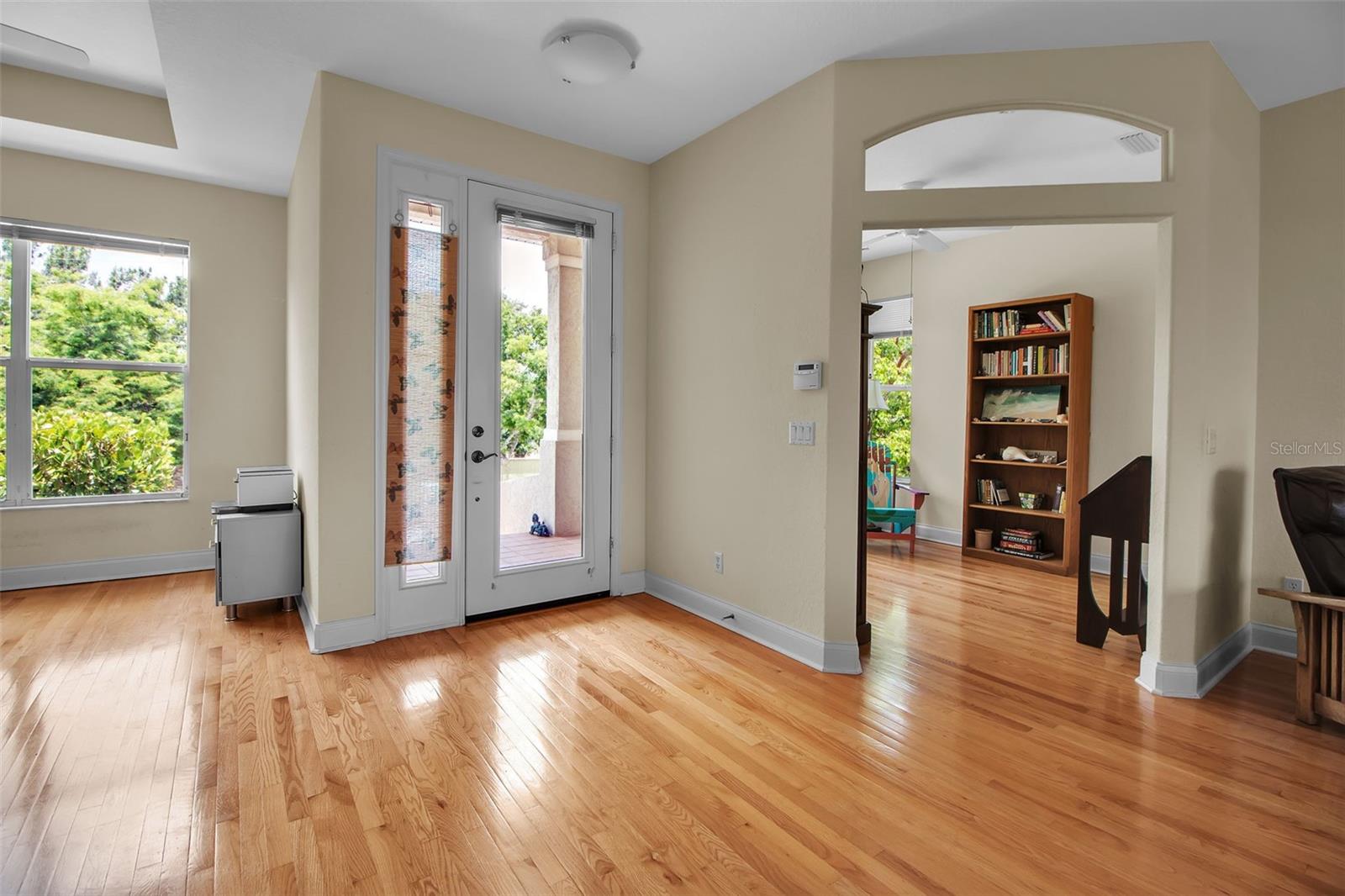 Image 5 of 27 For 2048 Larson Street