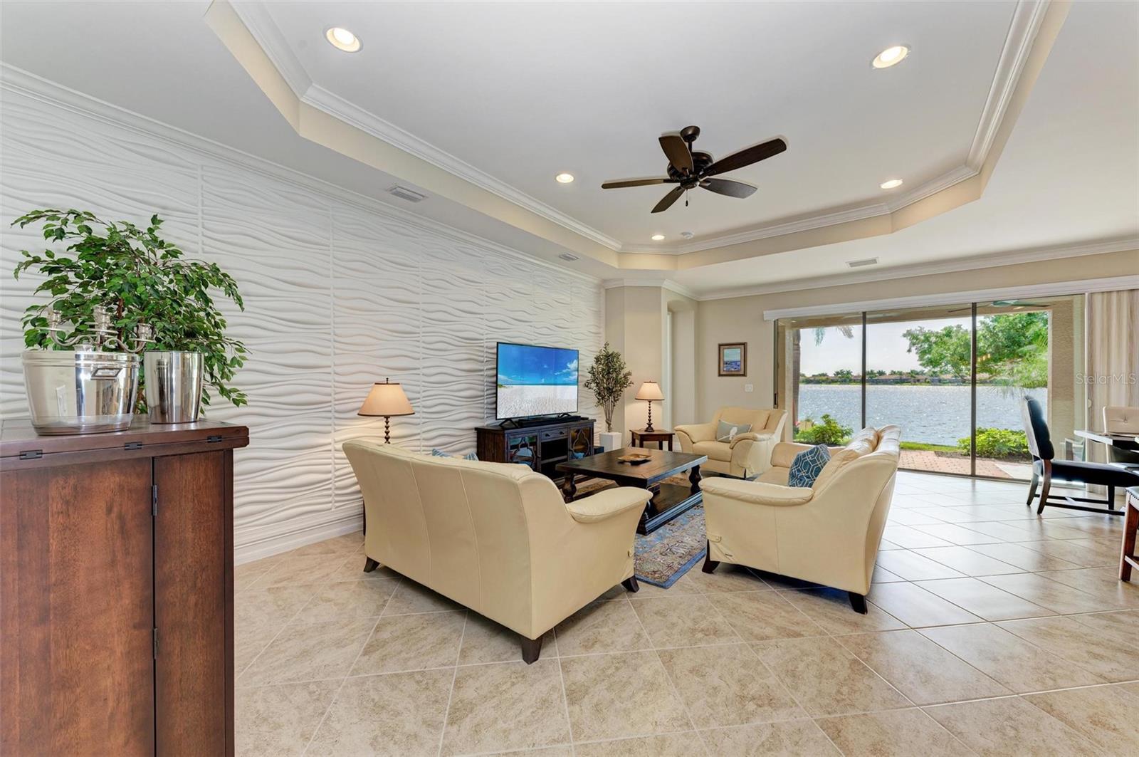 Image 17 of 98 For 138 Toscavilla Boulevard