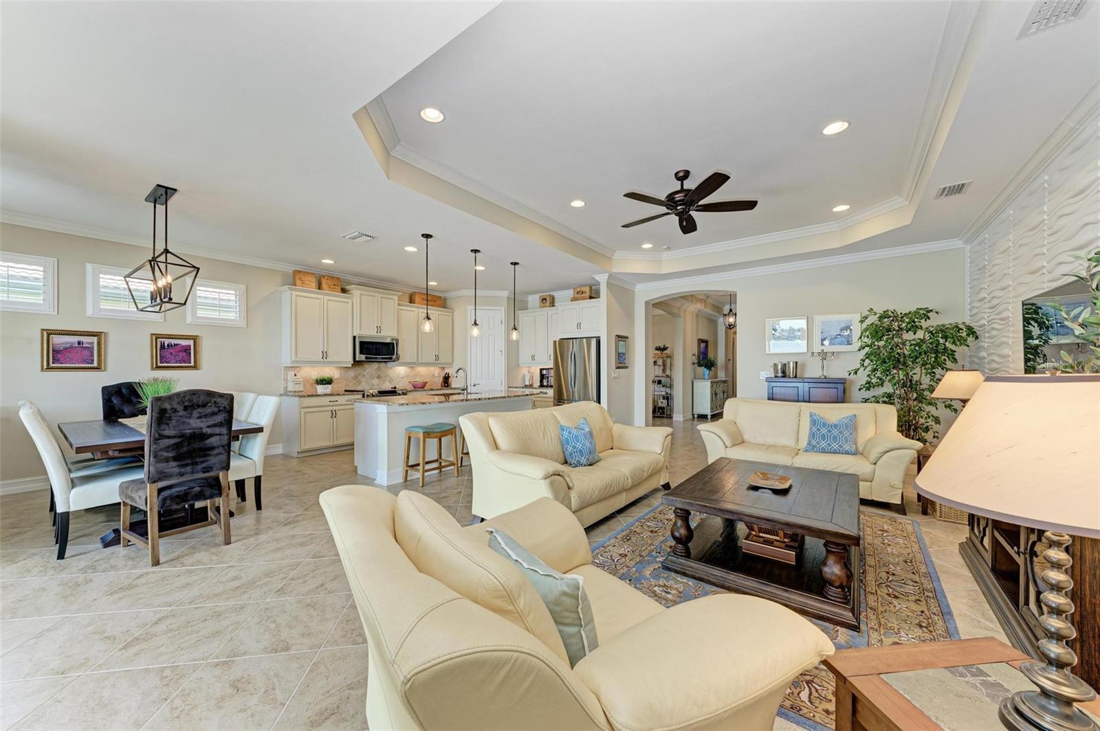 Image 21 of 98 For 138 Toscavilla Boulevard