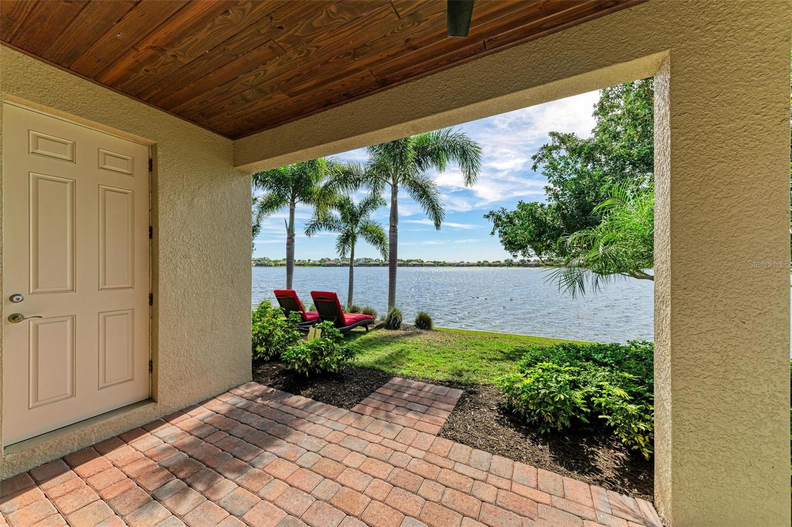 Image 33 of 98 For 138 Toscavilla Boulevard