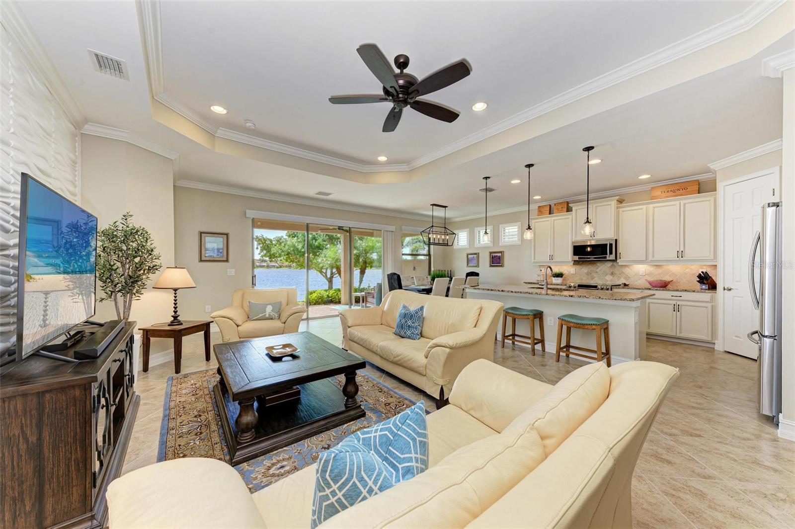 Image 4 of 98 For 138 Toscavilla Boulevard
