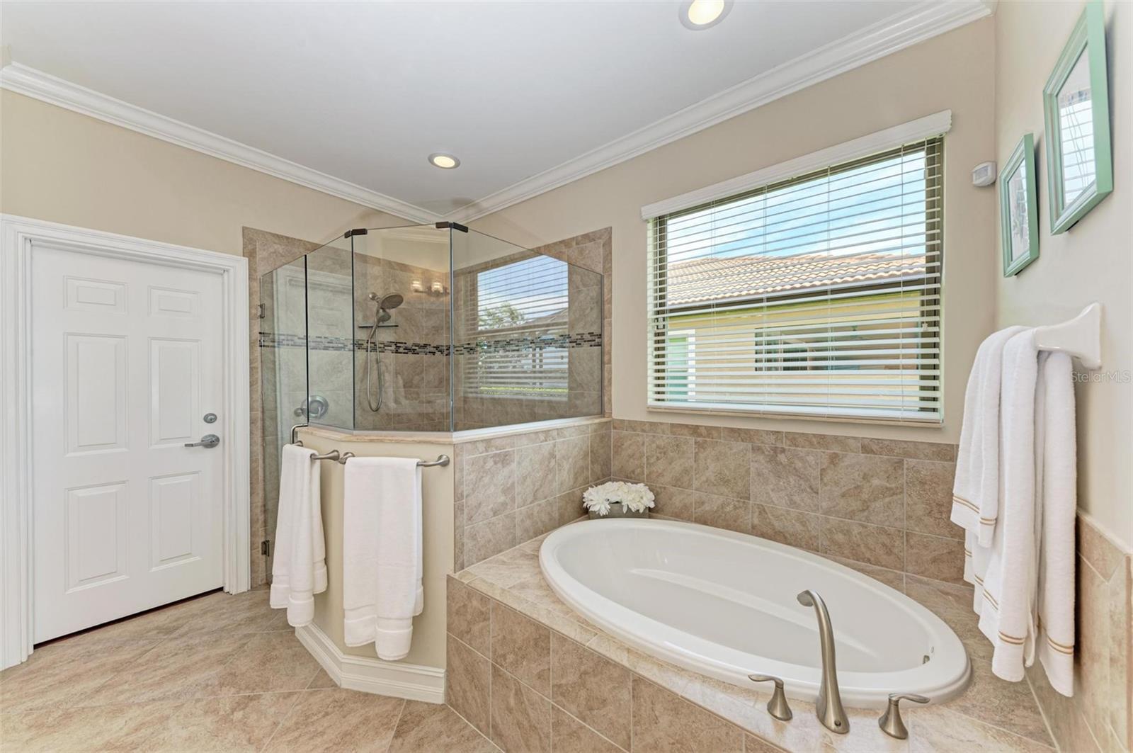Image 48 of 98 For 138 Toscavilla Boulevard
