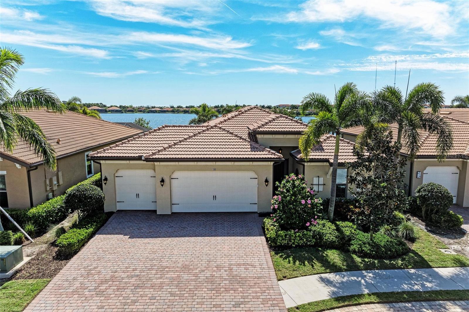 Image 6 of 98 For 138 Toscavilla Boulevard