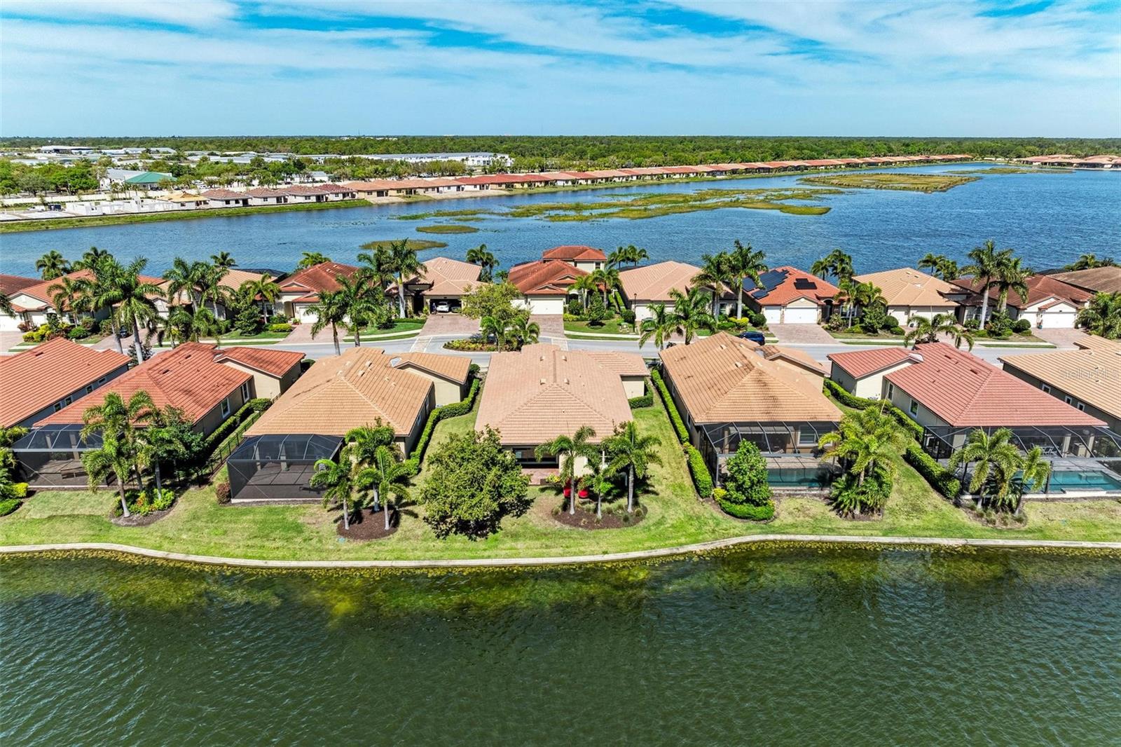 Image 68 of 98 For 138 Toscavilla Boulevard