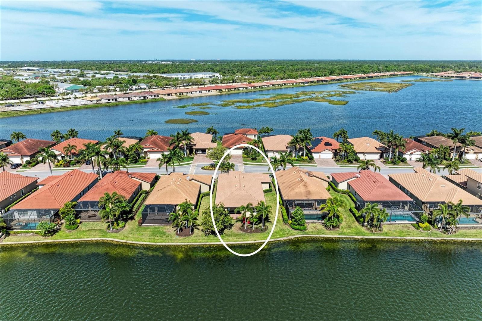 Image 69 of 98 For 138 Toscavilla Boulevard