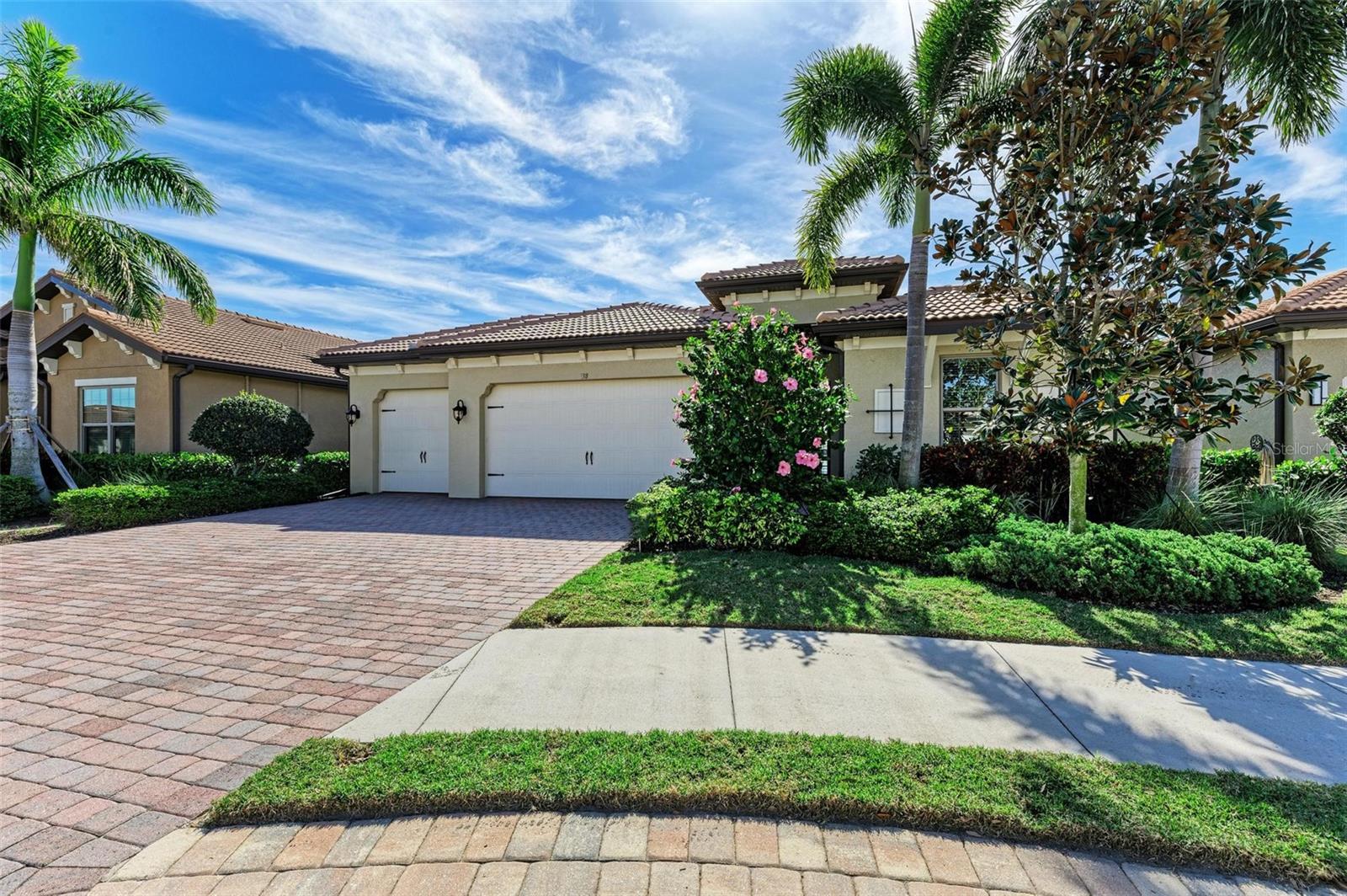 Image 7 of 98 For 138 Toscavilla Boulevard