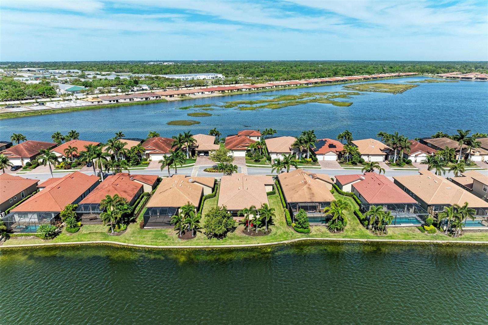 Image 70 of 98 For 138 Toscavilla Boulevard