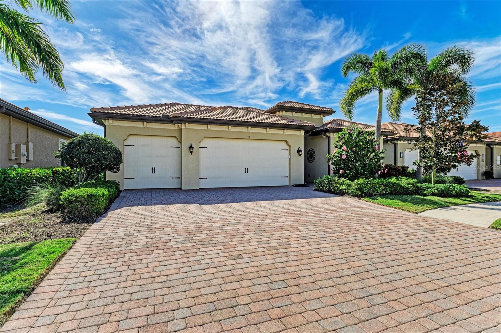 Image 9 of 98 For 138 Toscavilla Boulevard