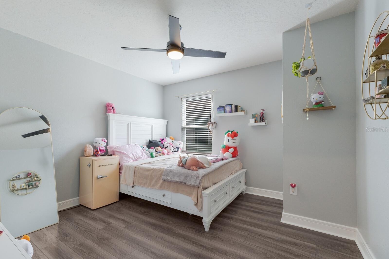 Image 12 of 72 For 8985 Royal River Circle