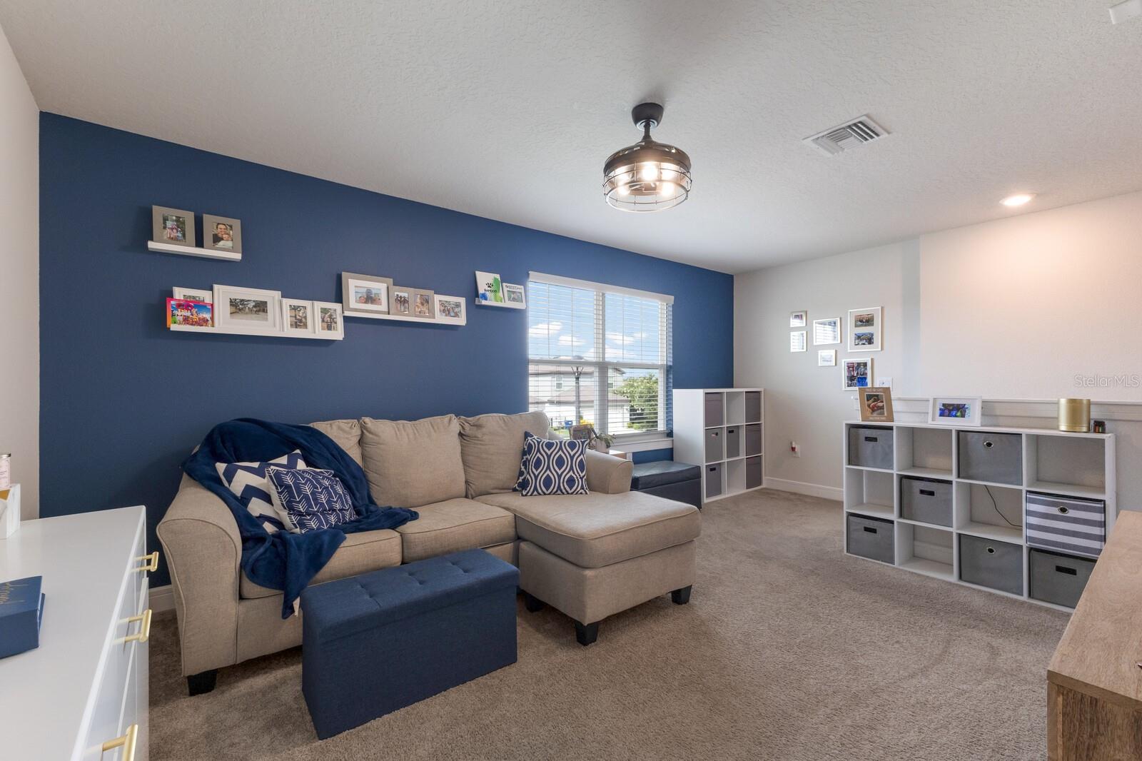 Image 15 of 72 For 8985 Royal River Circle