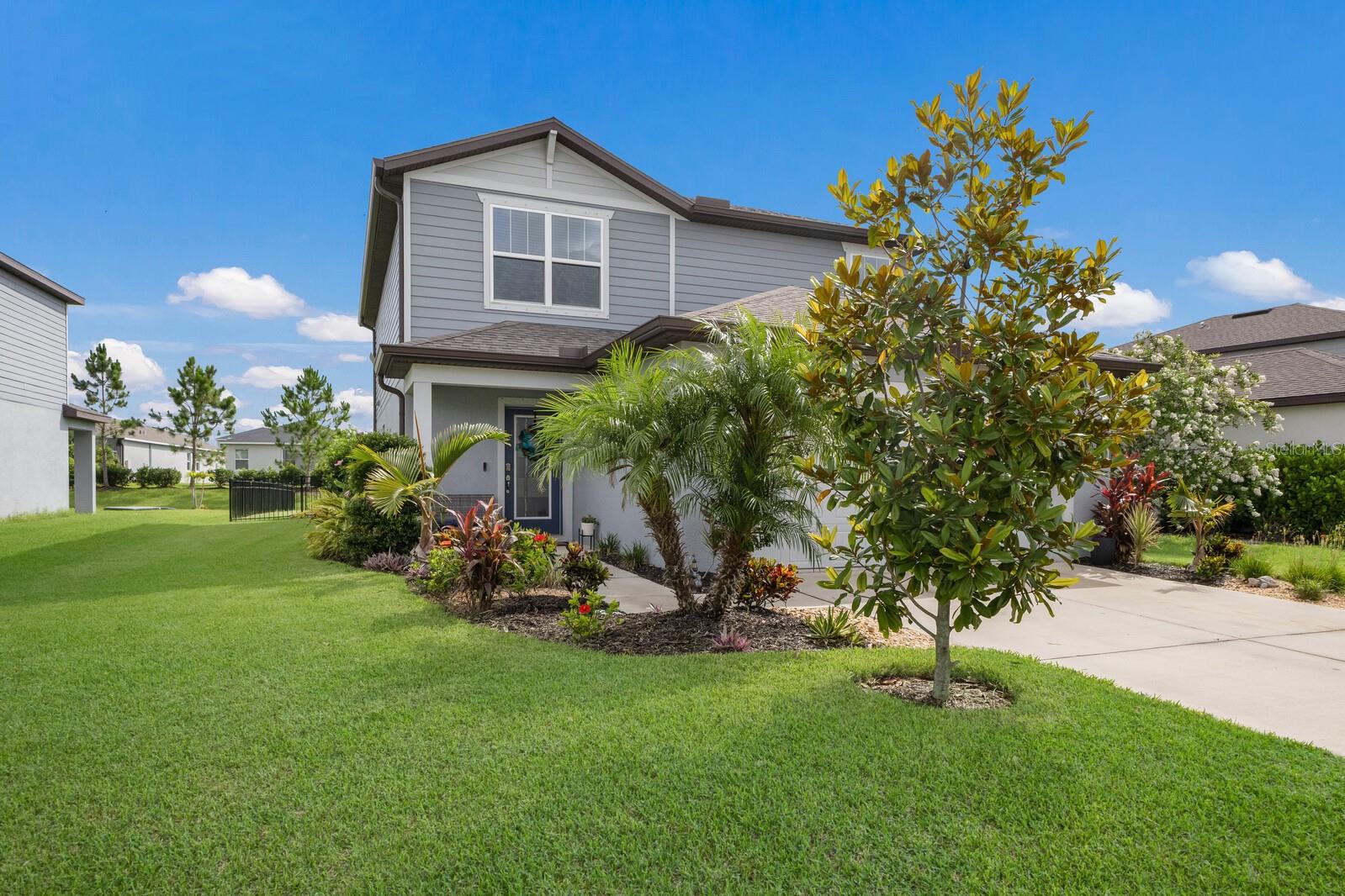 Image 2 of 72 For 8985 Royal River Circle
