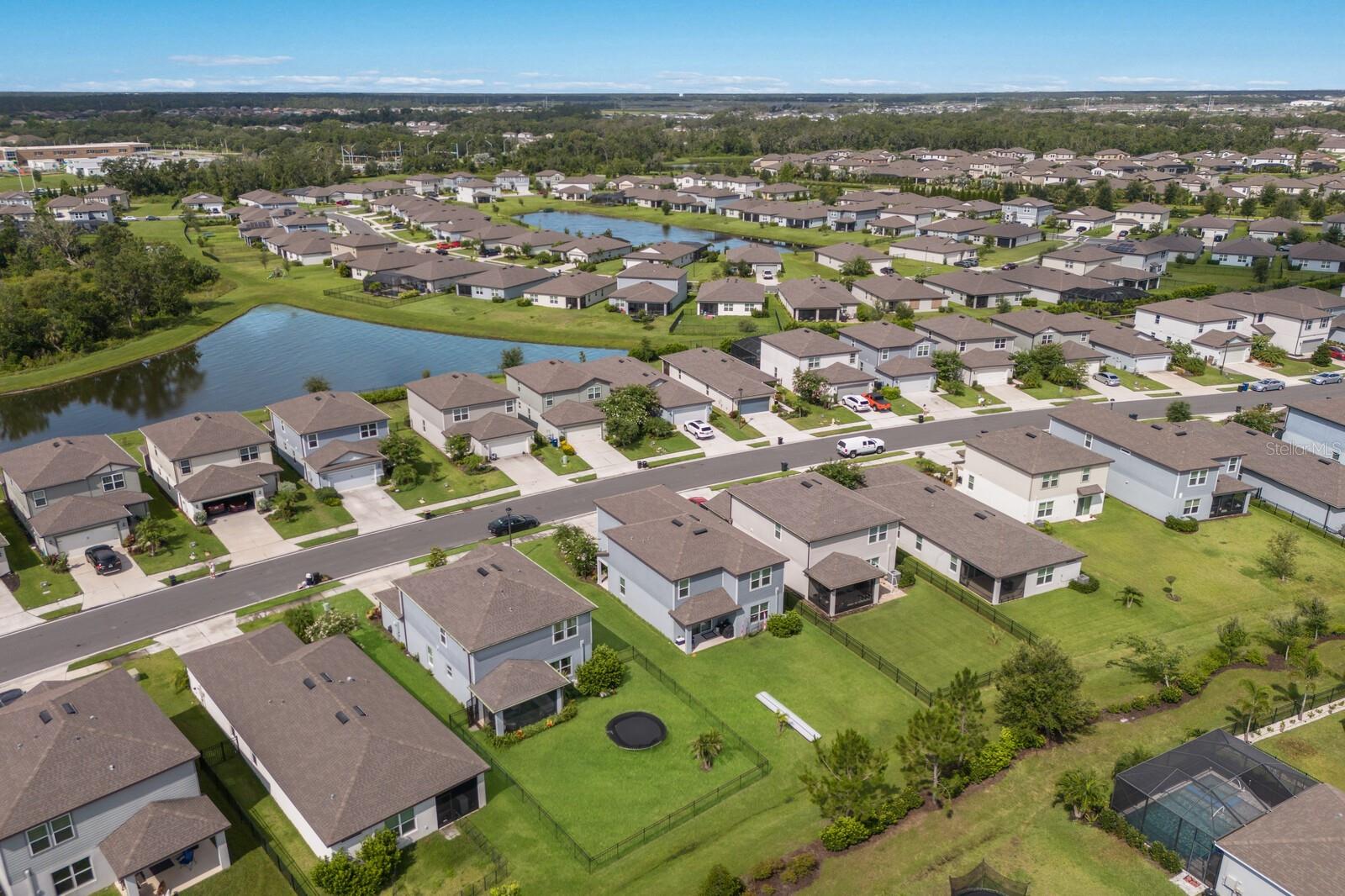 Image 31 of 72 For 8985 Royal River Circle