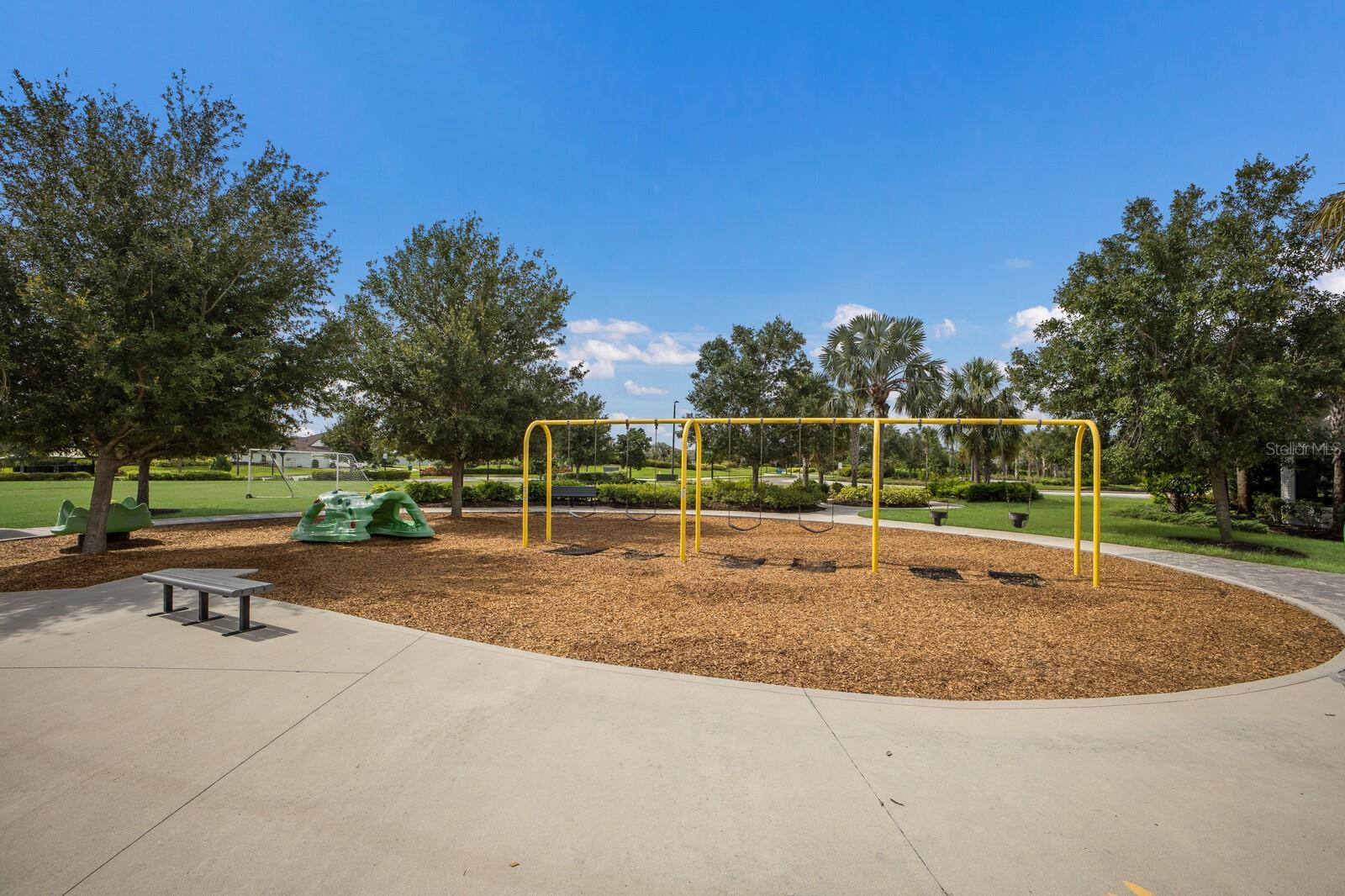 Image 37 of 72 For 8985 Royal River Circle