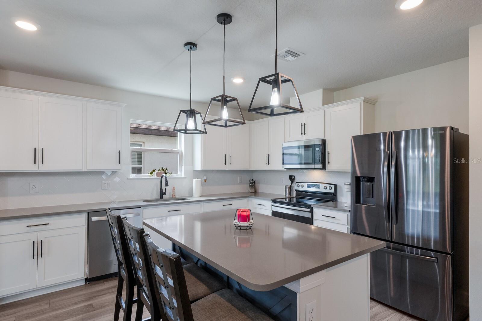 Image 8 of 72 For 8985 Royal River Circle