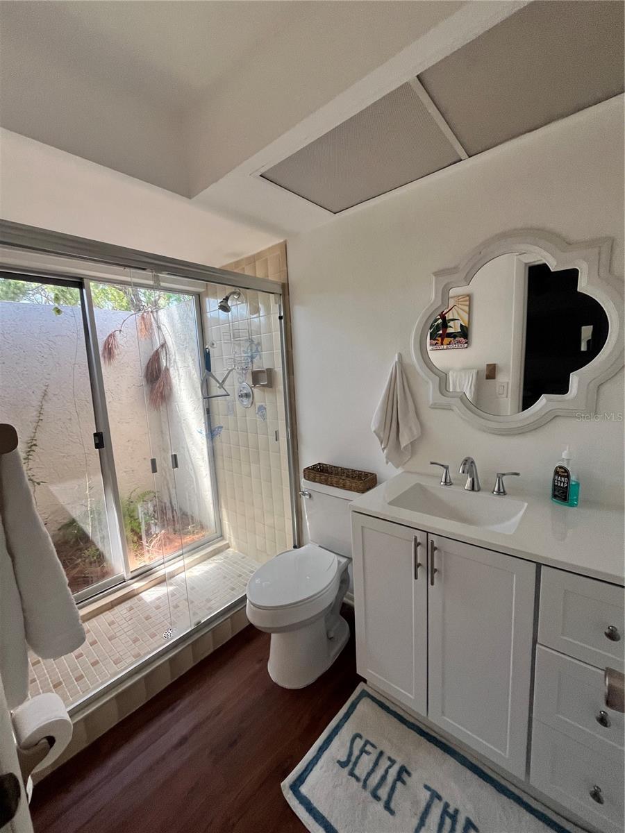 Image 15 of 25 For 631 Jefferson Avenue 631