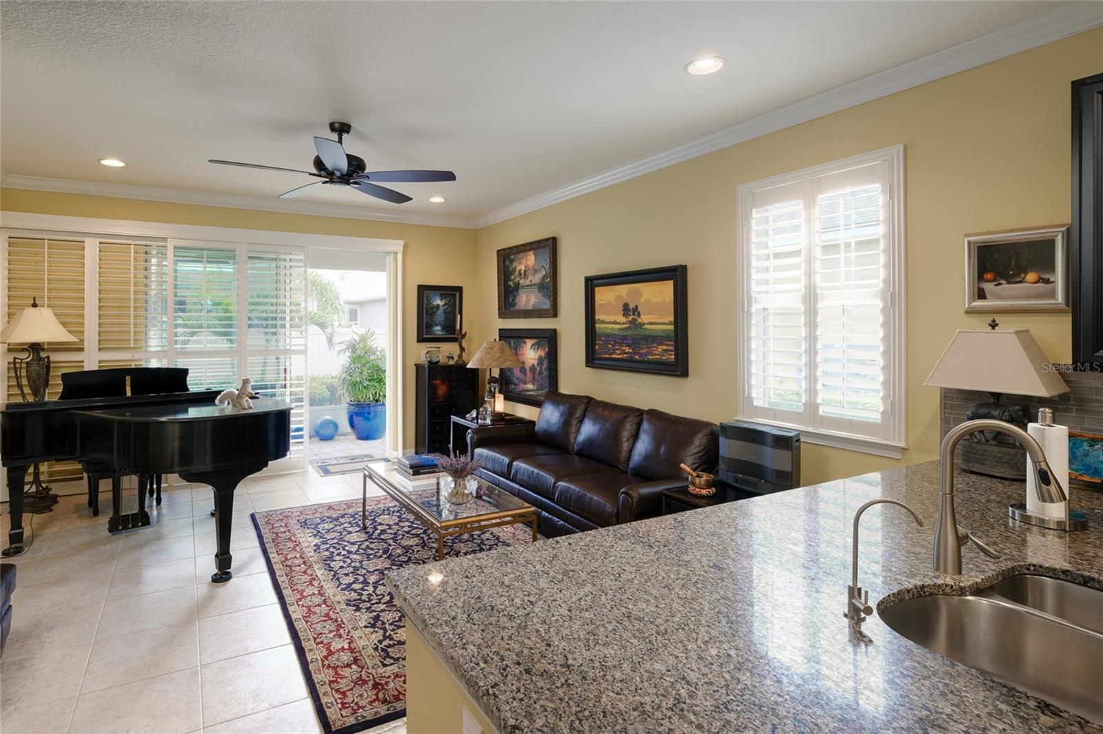 Listing photo id 16 for 3681 Divot Lane