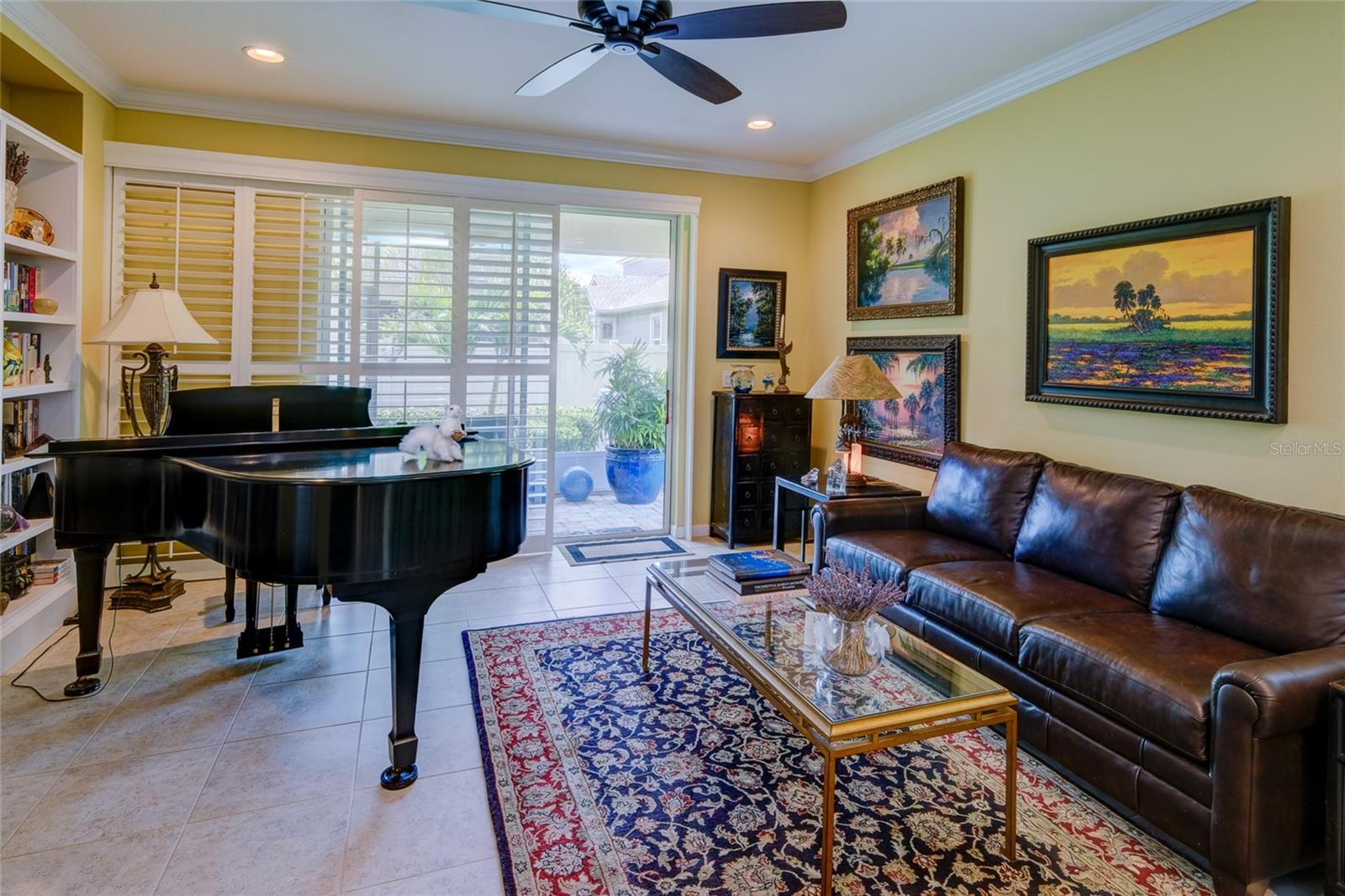 Listing photo id 23 for 3681 Divot Lane