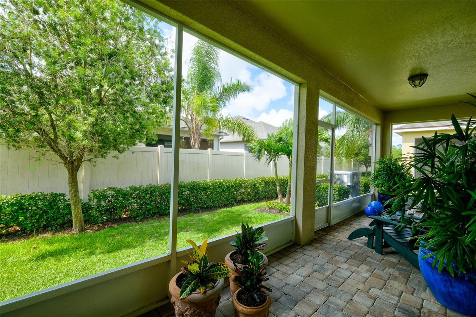 Listing photo id 41 for 3681 Divot Lane