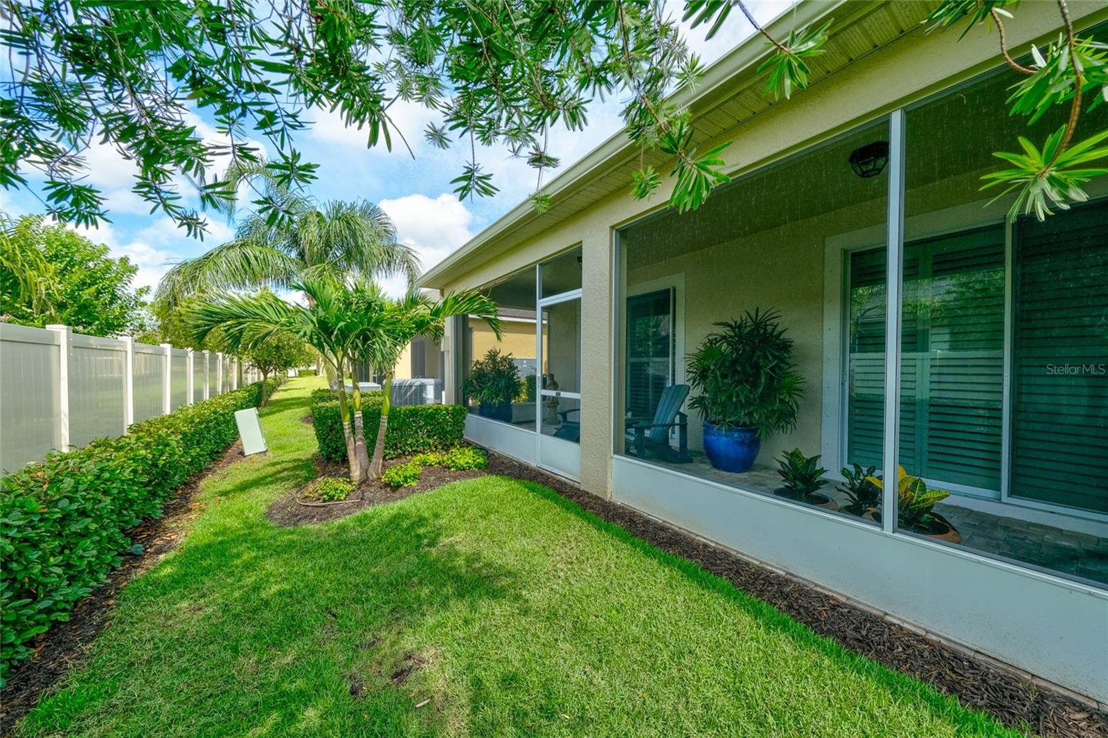 Listing photo id 43 for 3681 Divot Lane