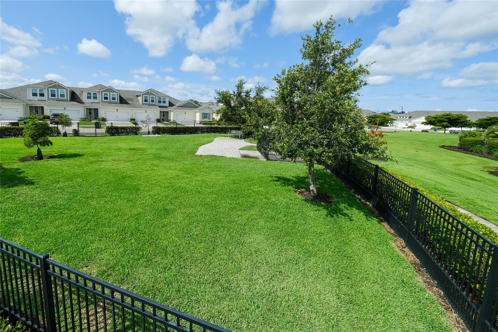Listing photo id 45 for 3681 Divot Lane