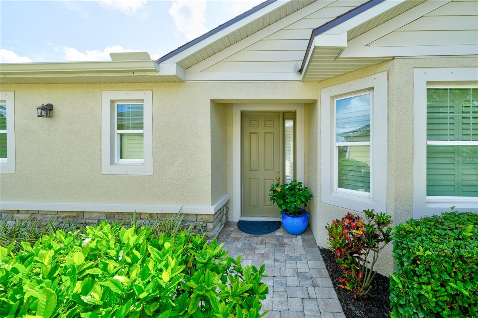 Listing photo id 3 for 3681 Divot Lane