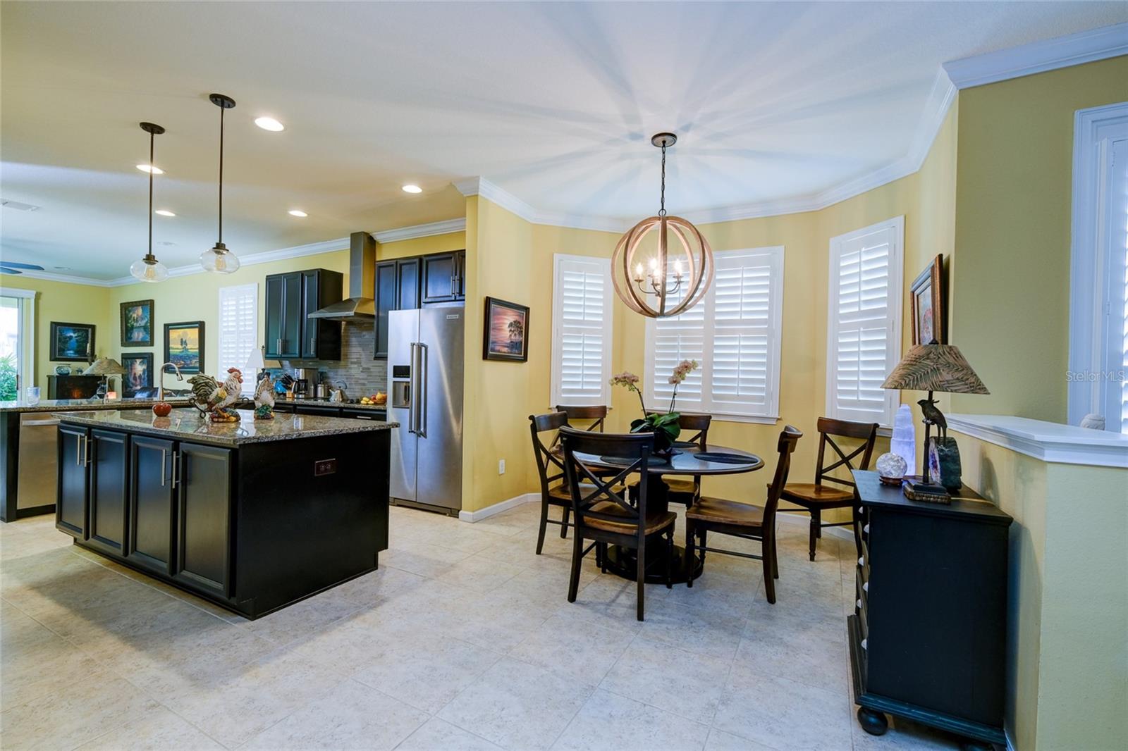 Listing photo id 7 for 3681 Divot Lane