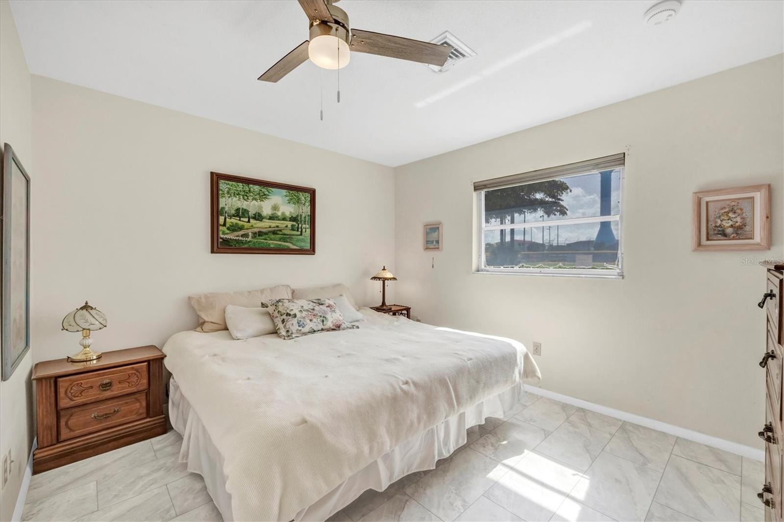 Image 18 of 81 For 1060 Cockrill Street 1060