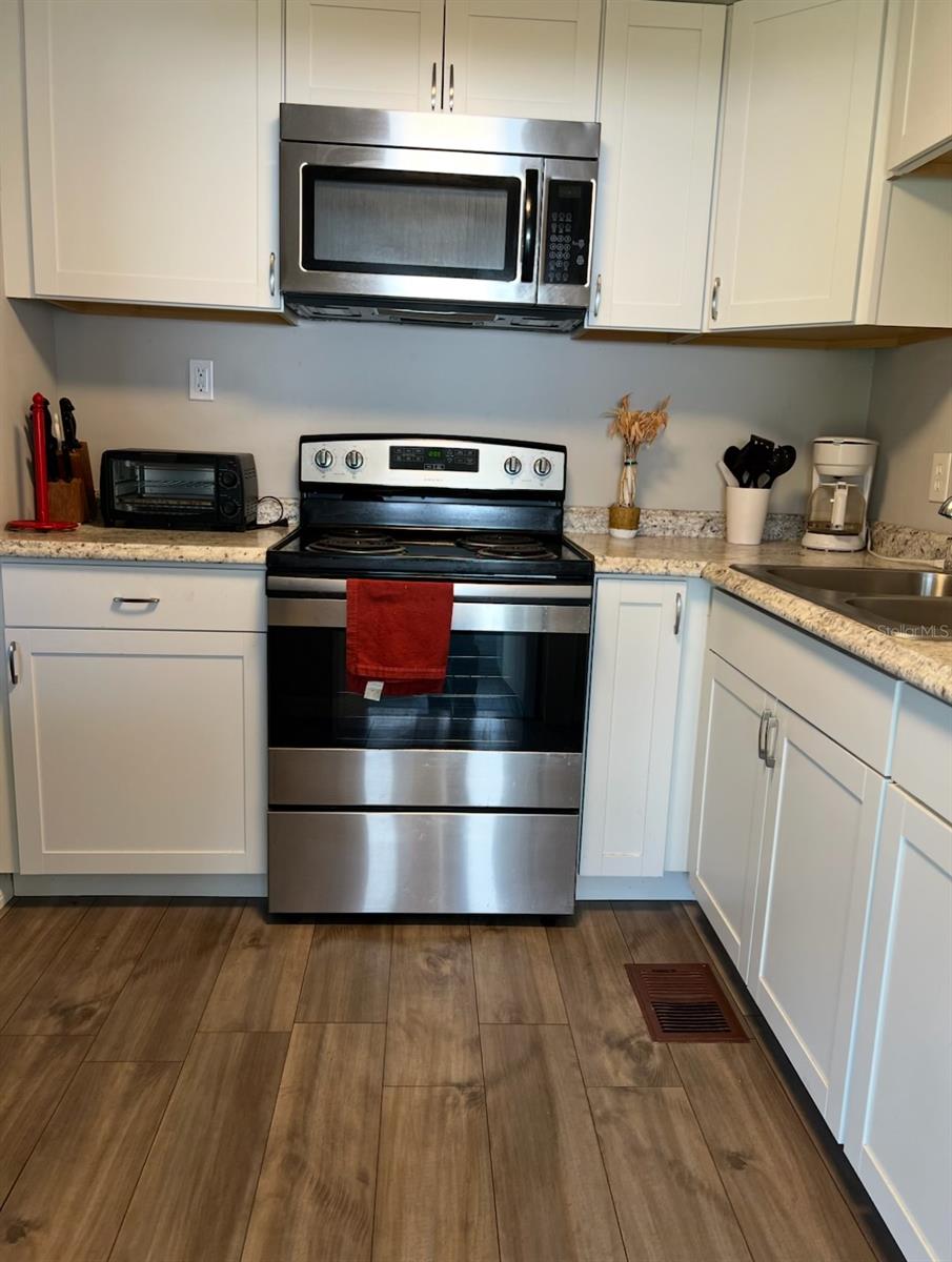 Image 3 of 11 For 214 Spanish Lakes Drive