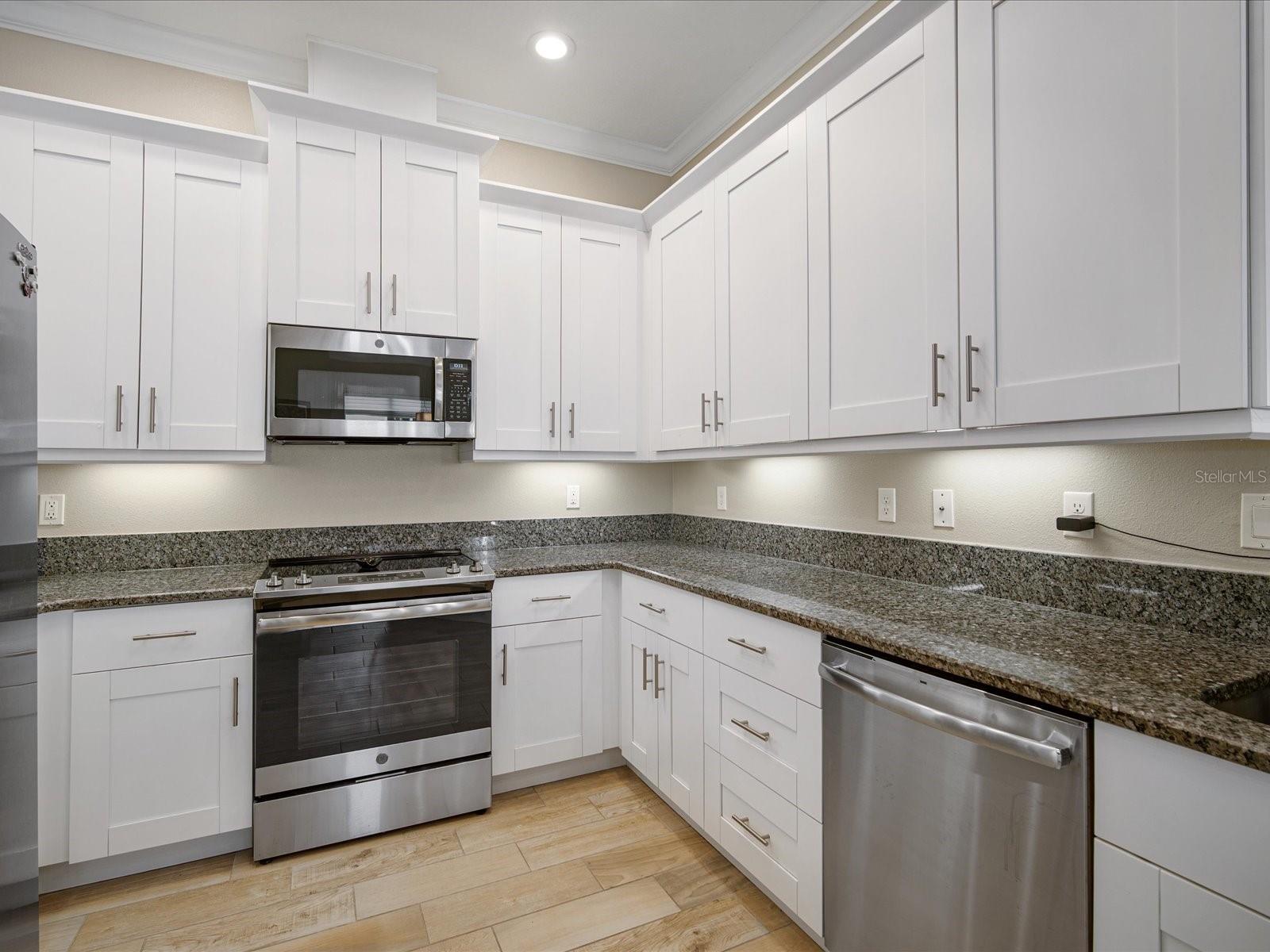 Image 6 of 54 For 7840 34th Ave W 303