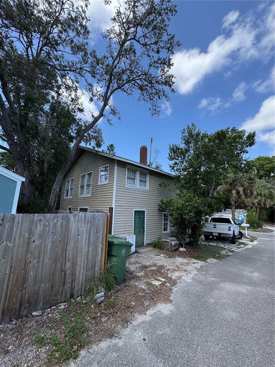 Image 4 of 6 For 610 21st Street W
