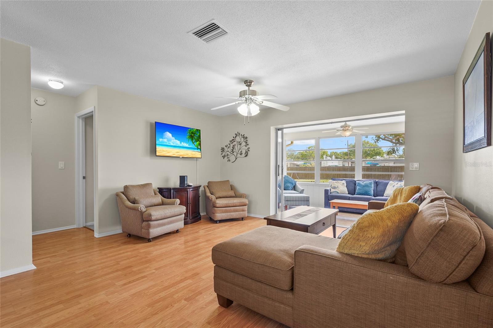 Image 12 of 38 For 409 Archibald Avenue