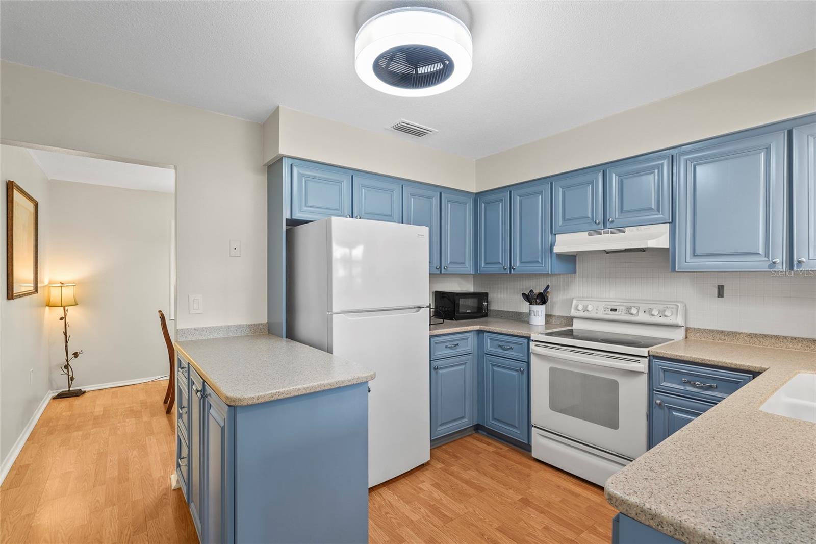 Image 4 of 38 For 409 Archibald Avenue