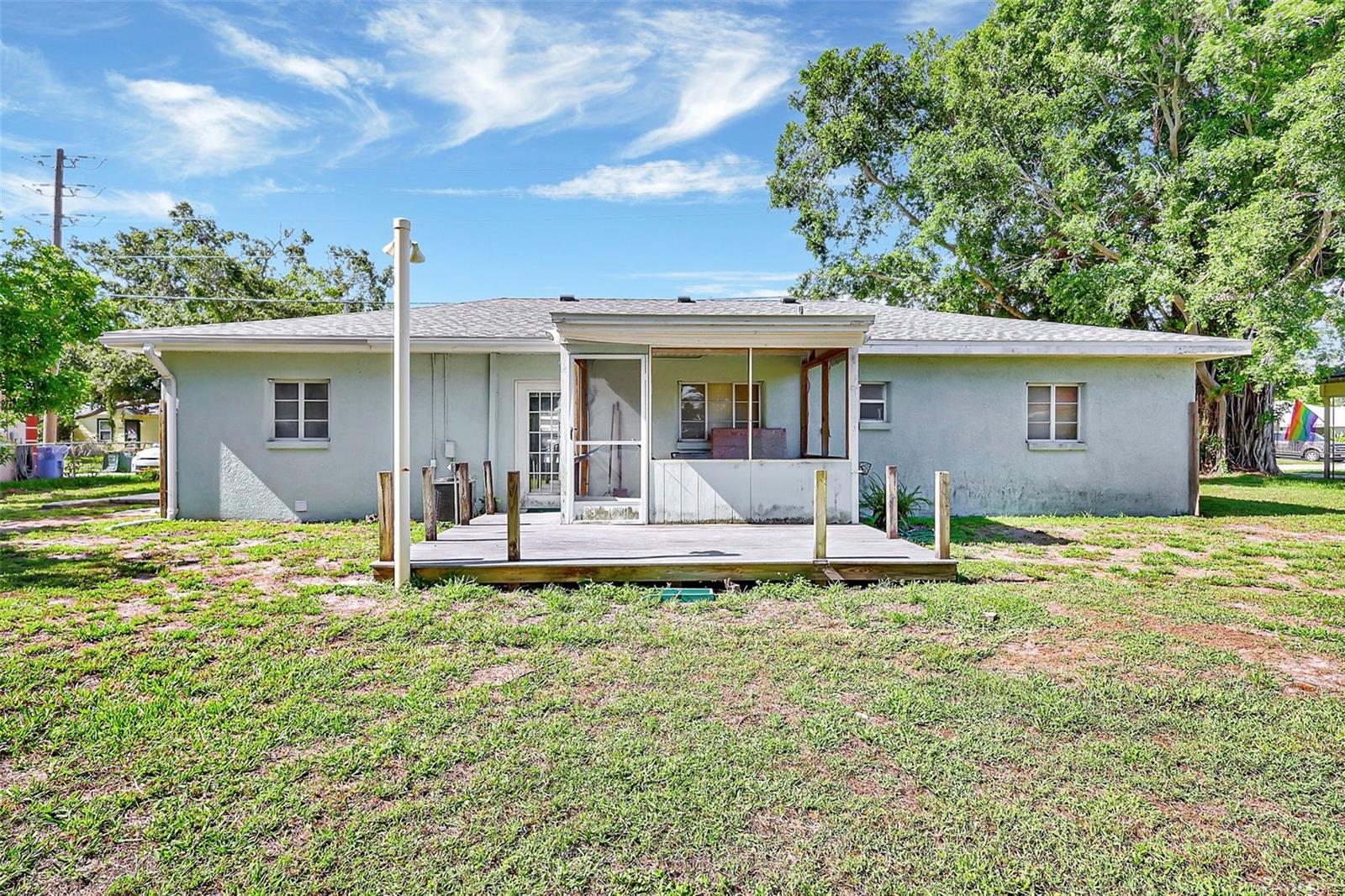 Image 29 of 32 For 2622 11th Avenue W