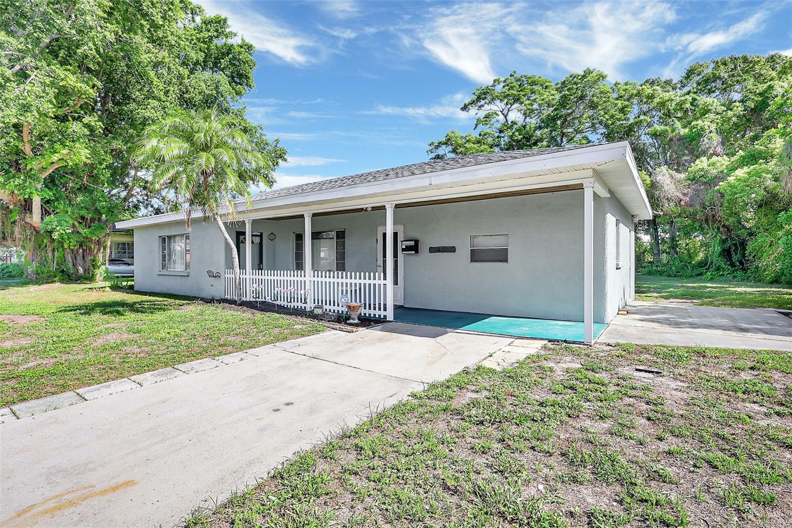 Image 3 of 32 For 2622 11th Avenue W