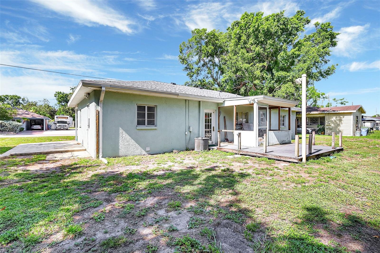 Image 32 of 32 For 2622 11th Avenue W