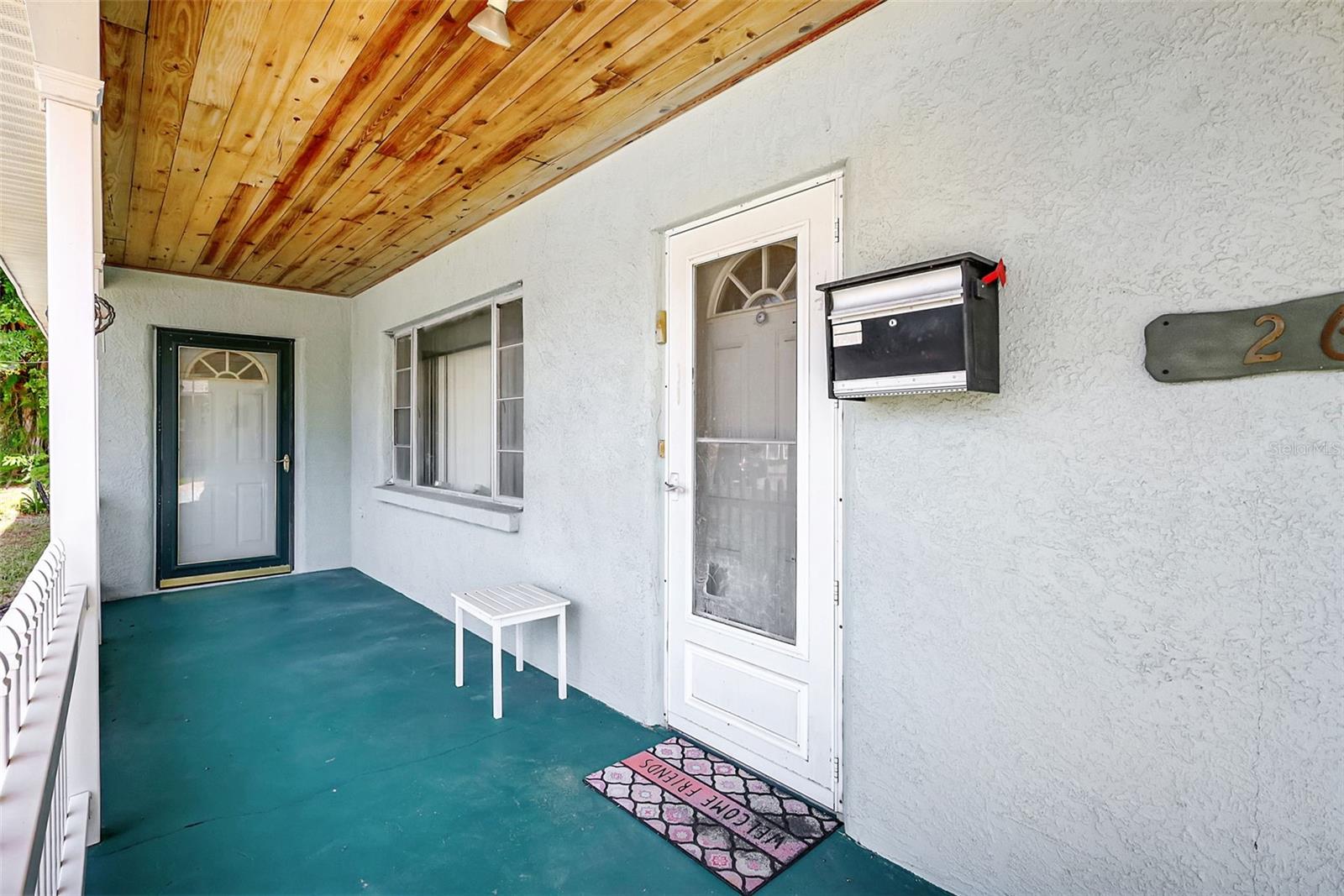 Image 4 of 32 For 2622 11th Avenue W