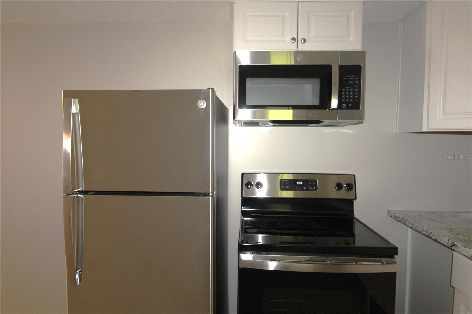 Image 3 of 17 For 416 Briarwood Road