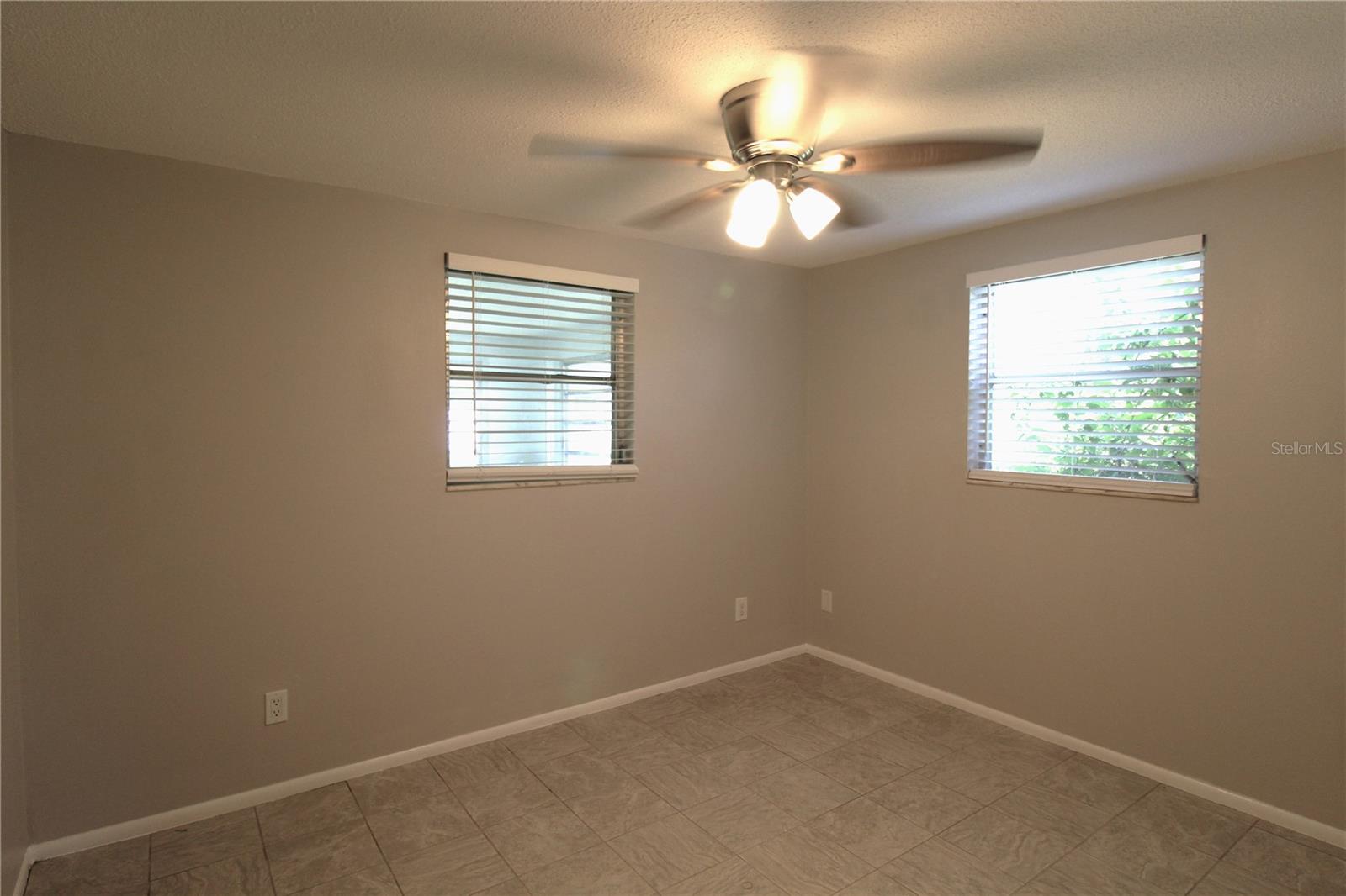 Image 7 of 17 For 416 Briarwood Road
